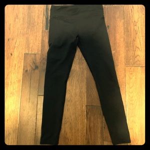 Fabletics capri leggings. Never worn, washed once.